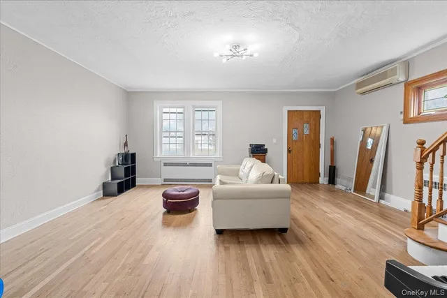 $699,999 | 128 Kimball Terrace, Yonkers, NY 10704