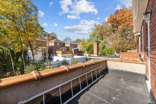 $699,999 | 128 Kimball Terrace, Yonkers, NY 10704