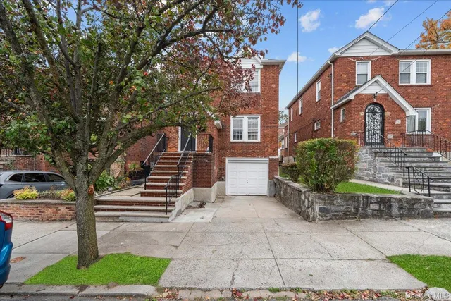 $699,999 | 128 Kimball Terrace, Yonkers, NY 10704