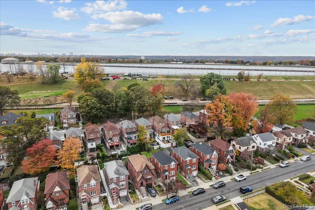 $699,999 | 128 Kimball Terrace, Yonkers, NY 10704