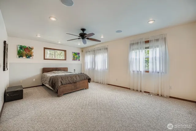 $900,000 | 30310 24th Avenue South, Roy, WA 98580