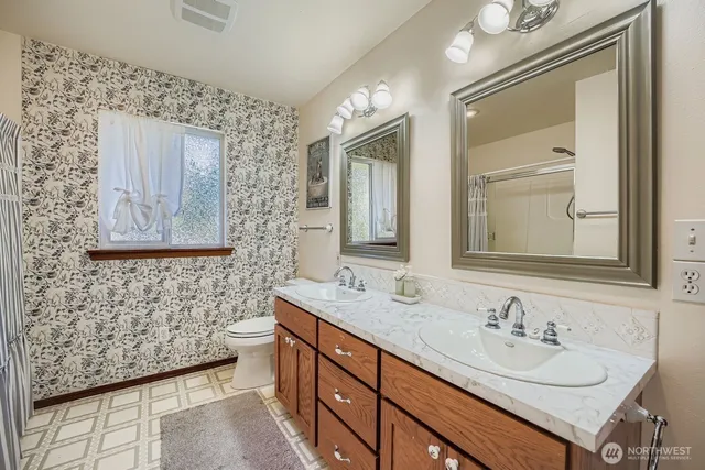 $900,000 | 30310 24th Avenue South, Roy, WA 98580