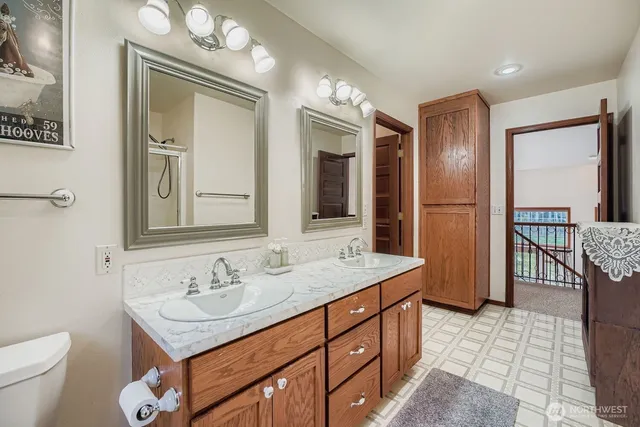 $900,000 | 30310 24th Avenue South, Roy, WA 98580