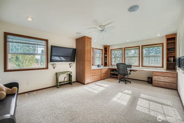 $900,000 | 30310 24th Avenue South, Roy, WA 98580