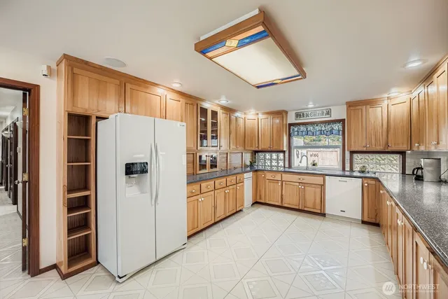 $900,000 | 30310 24th Avenue South, Roy, WA 98580