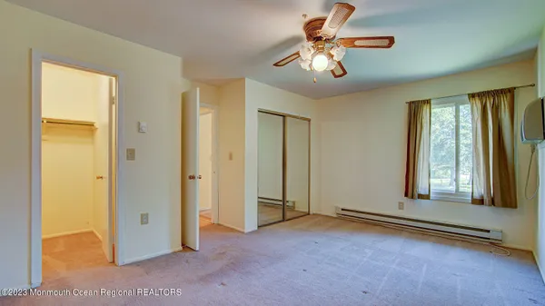 a view of empty room with window