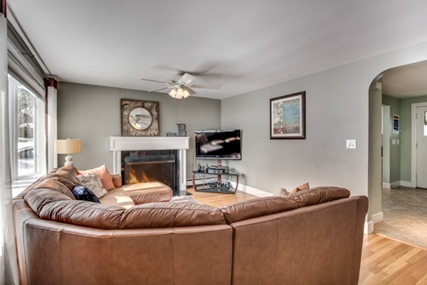 11 Belleau Road Salem, MA 01970 - Photo 5 of 30 Gallery Image 5
