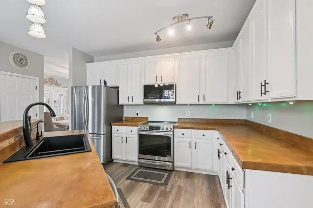 $605,000 | 5790 Annandale Drive, Carmel, IN 46033