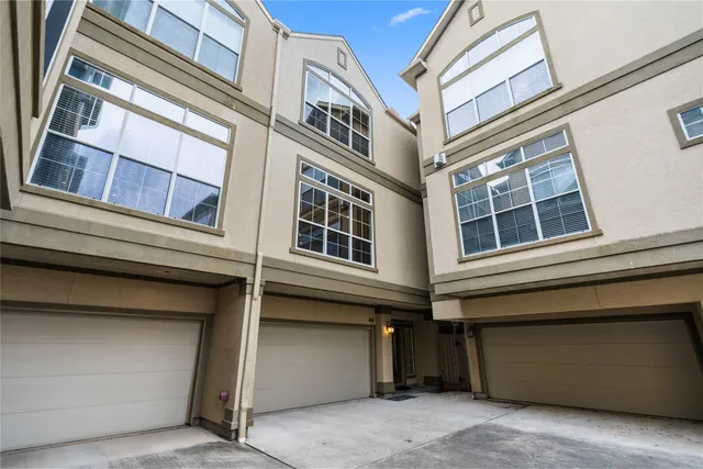 $2,975 | 408 Fowler Street, Houston, TX 77007