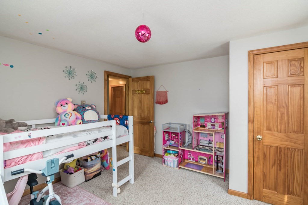 65 Hanson Drive Springfield, MA 01128 - Photo 14 of 27 Gallery Image 14