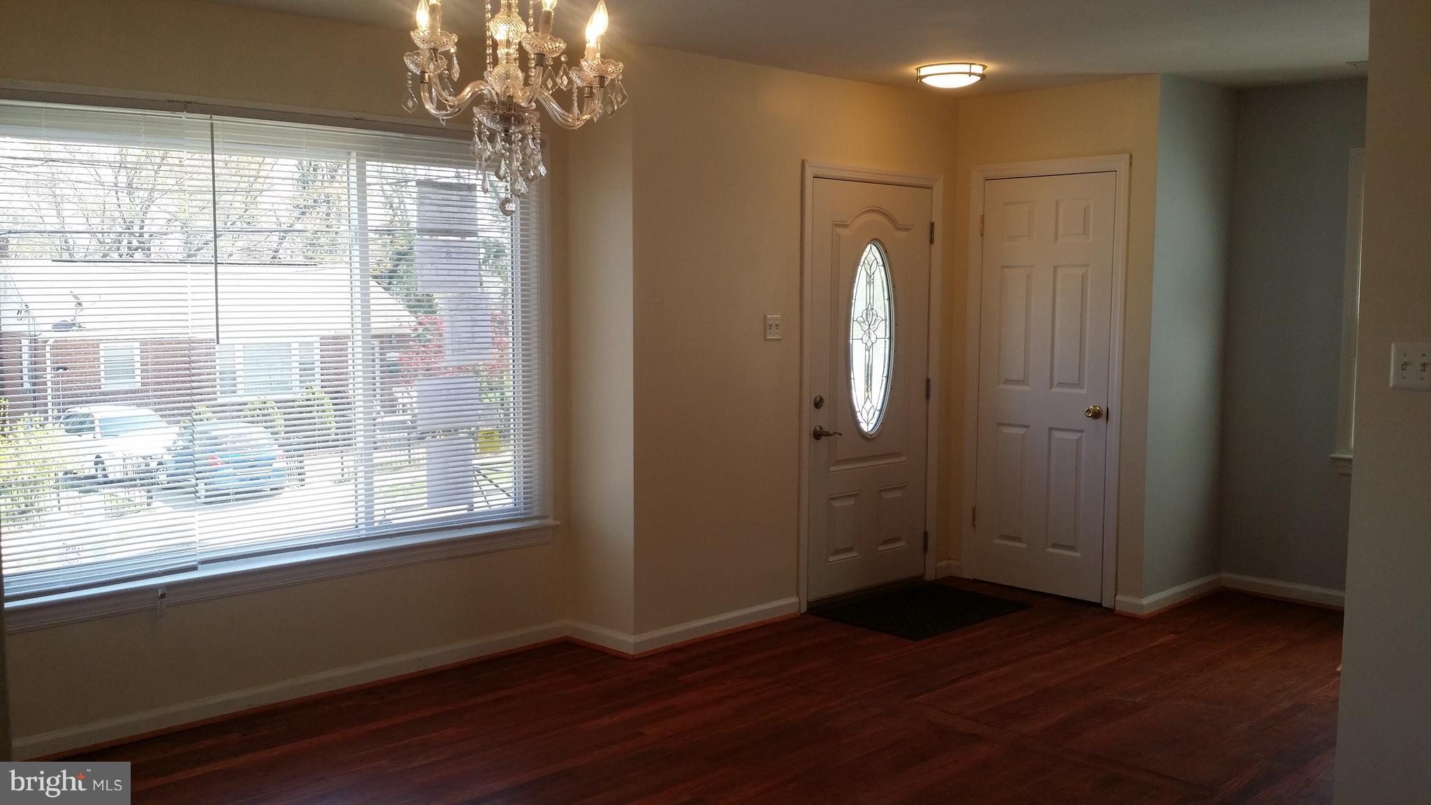 6707 Stanton Road Hyattsville, MD 20784 - Photo 10 of 27 Interior (General)