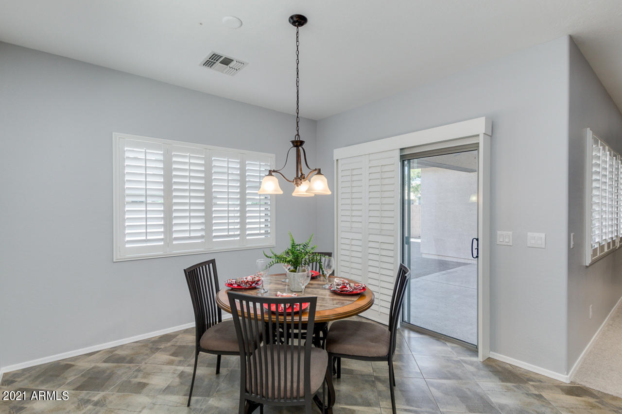 2714 East Rakestraw Lane Gilbert, AZ 85298 - Photo 12 of 42 17-Rakestraw