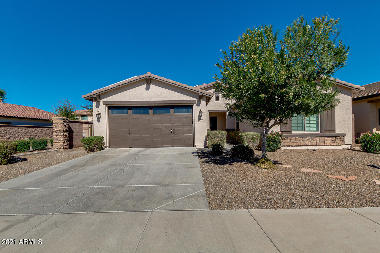 2714 East Rakestraw Lane Gilbert, AZ 85298 - Photo 4 of 42 01-Rakestraw