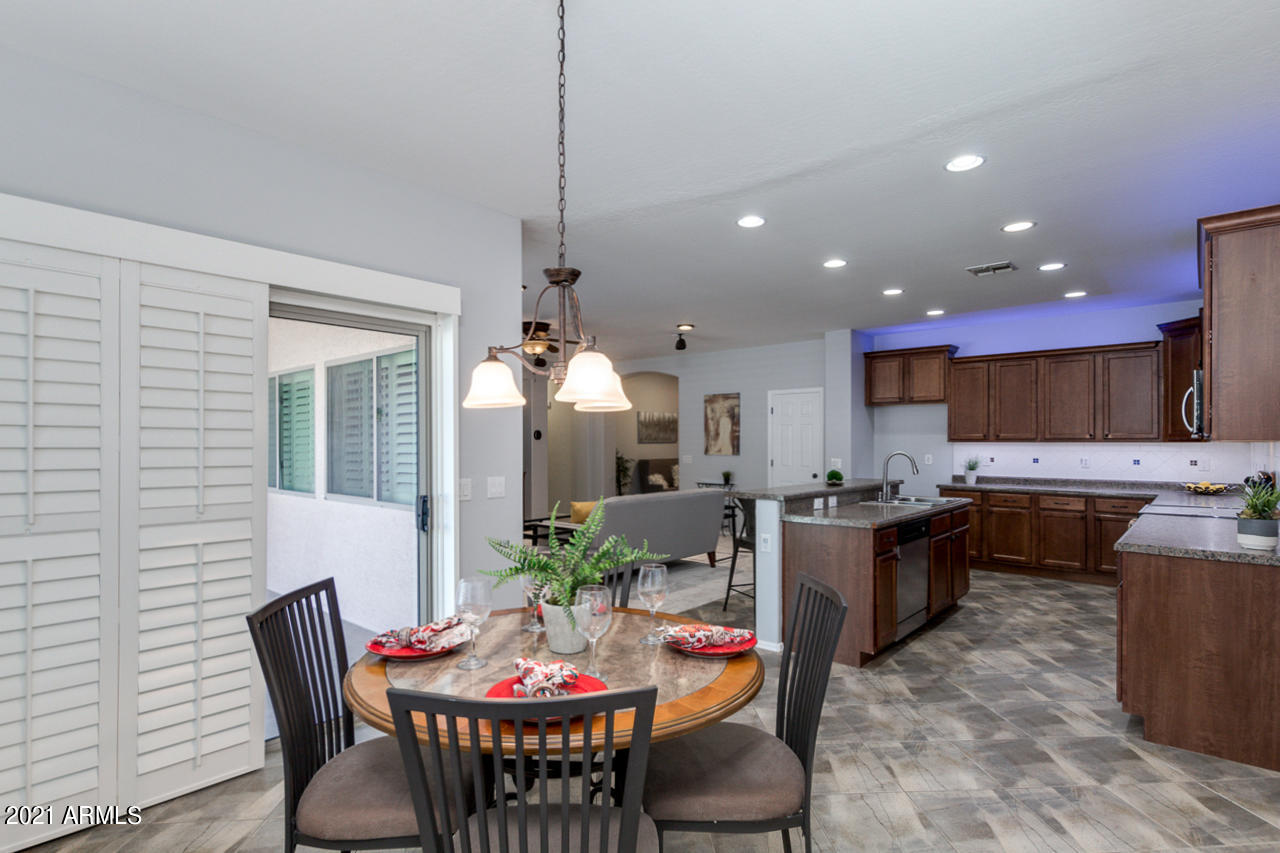 2714 East Rakestraw Lane Gilbert, AZ 85298 - Photo 8 of 42 16-Rakestraw