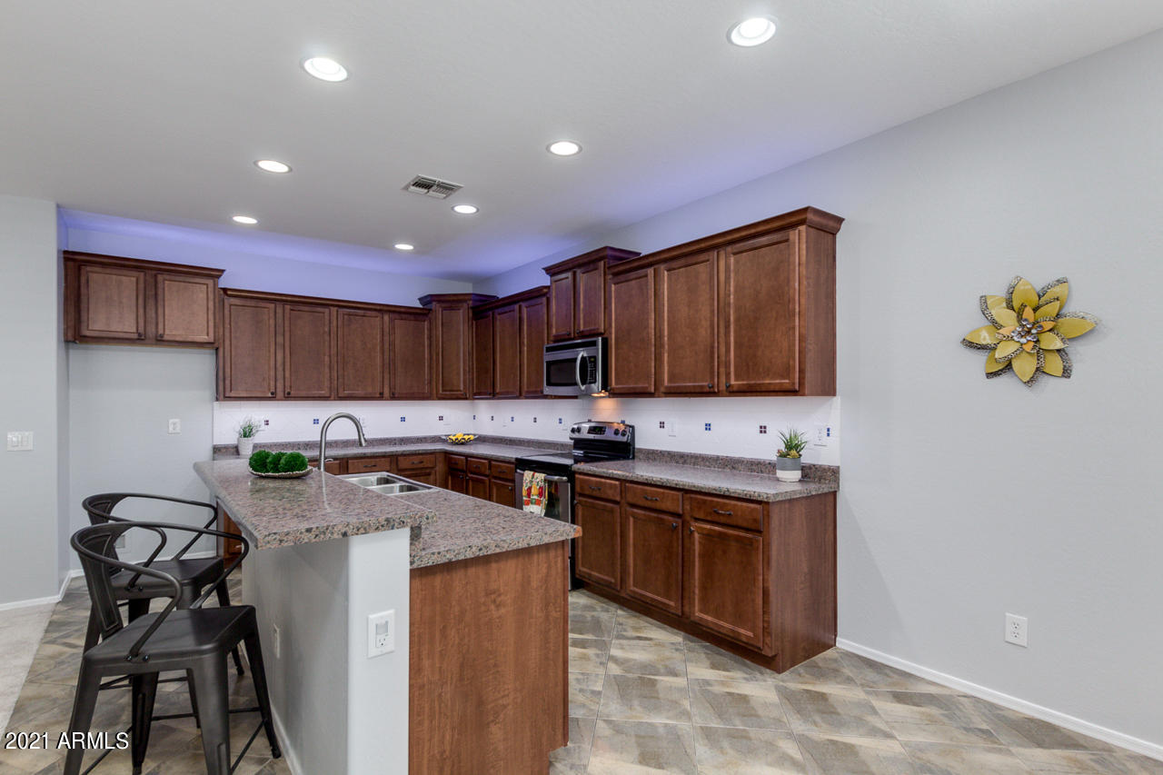 2714 East Rakestraw Lane Gilbert, AZ 85298 - Photo 9 of 42 10-Rakestraw