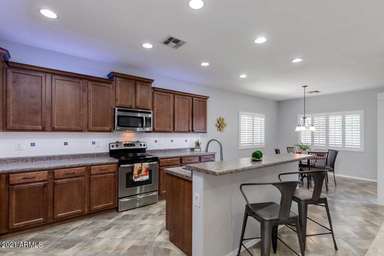2714 East Rakestraw Lane Gilbert, AZ 85298 - Photo 10 of 42 09-Rakestraw
