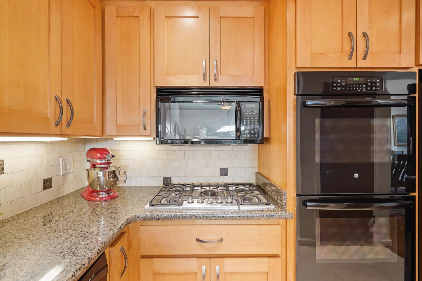 4480 Merlin Way Soquel, CA 95073 - Photo 10 of 34 Gallery Image 10