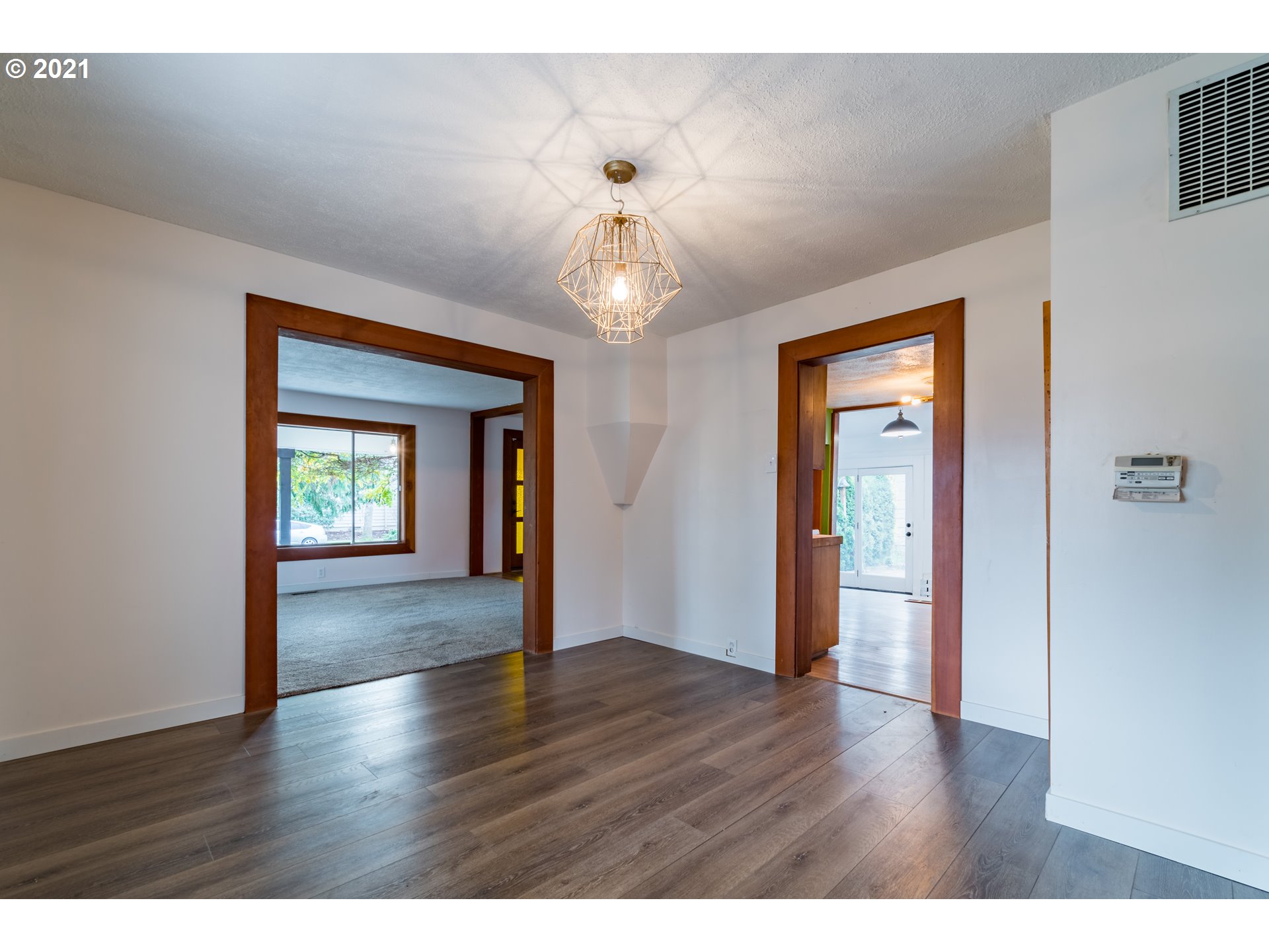 348 G Street Springfield, OR 97477 - Photo 13 of 32 Gallery Image 13