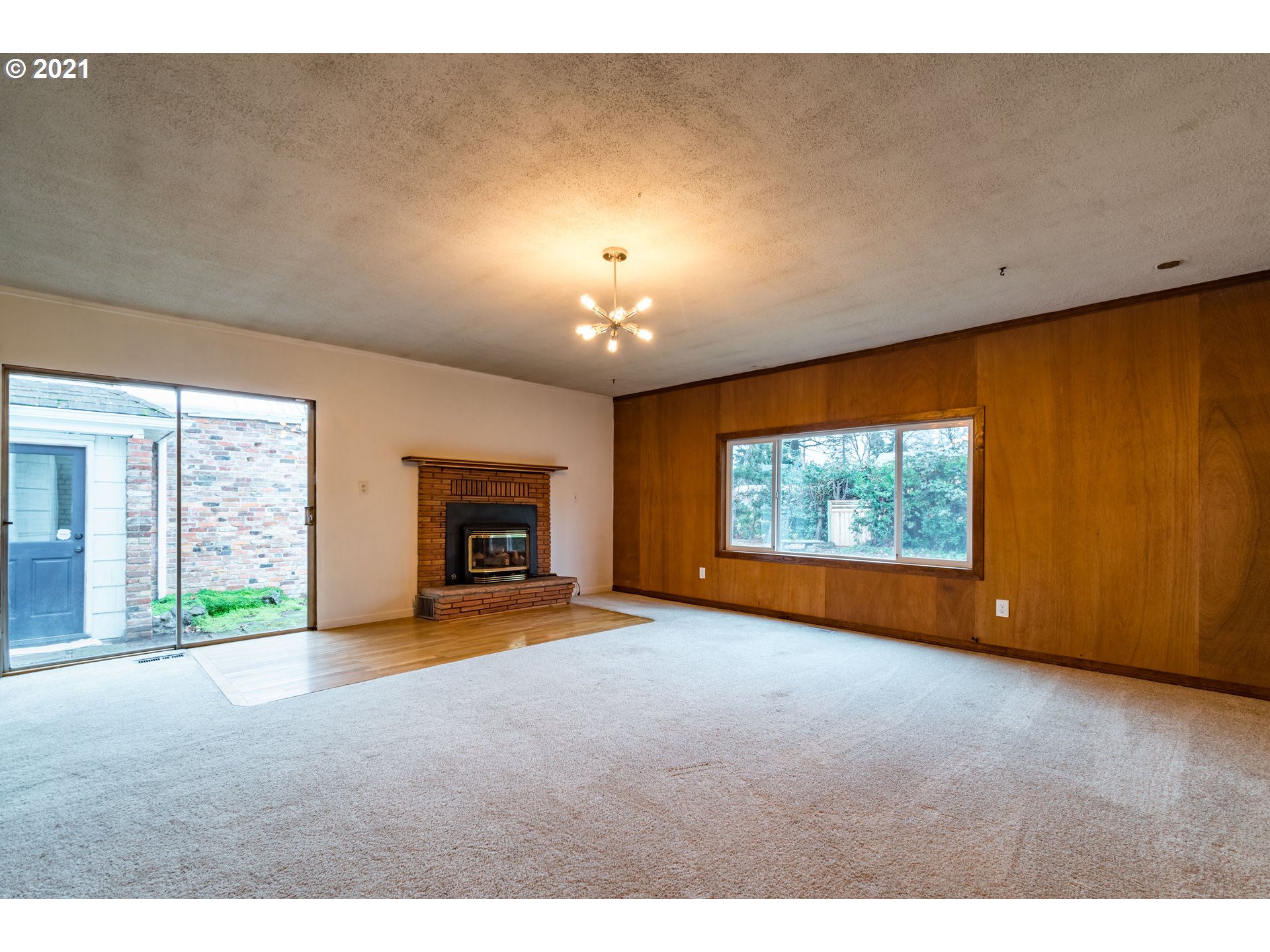 348 G Street Springfield, OR 97477 - Photo 14 of 32 Gallery Image 14