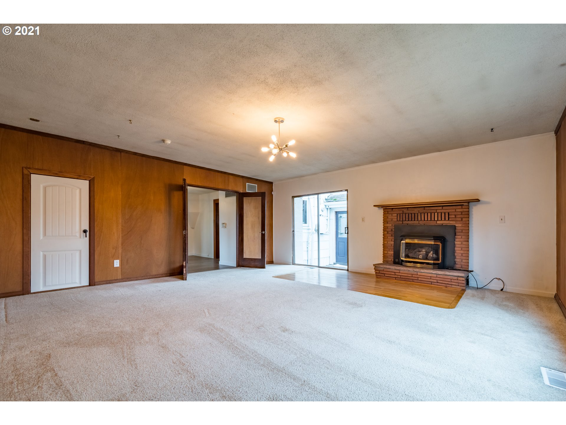 348 G Street Springfield, OR 97477 - Photo 15 of 32 Gallery Image 15
