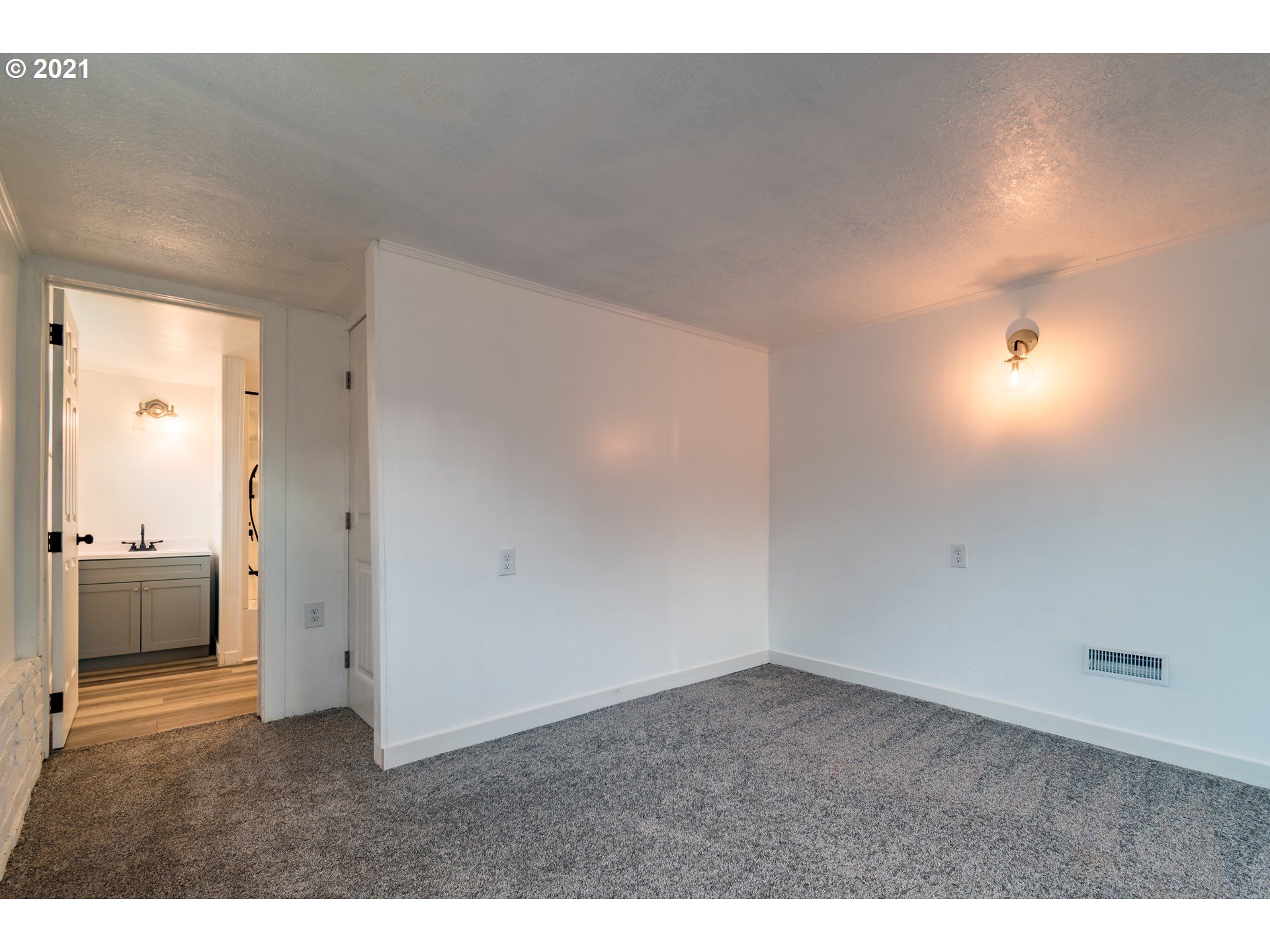 348 G Street Springfield, OR 97477 - Photo 18 of 32 Gallery Image 18