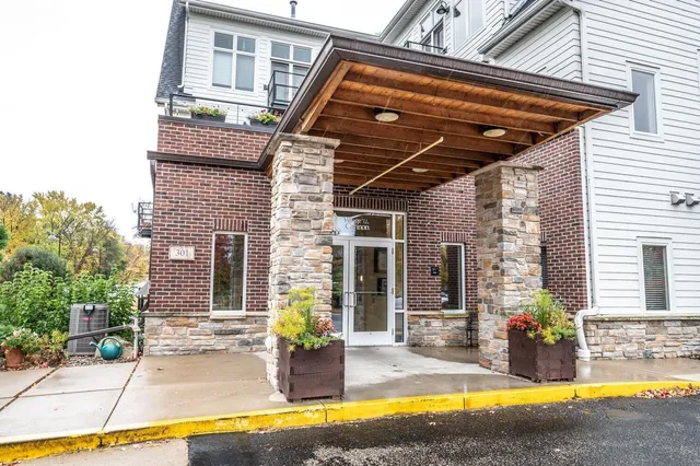 $275,000 | 301 7th Street West, Unit 2103, Northfield, MN 55057