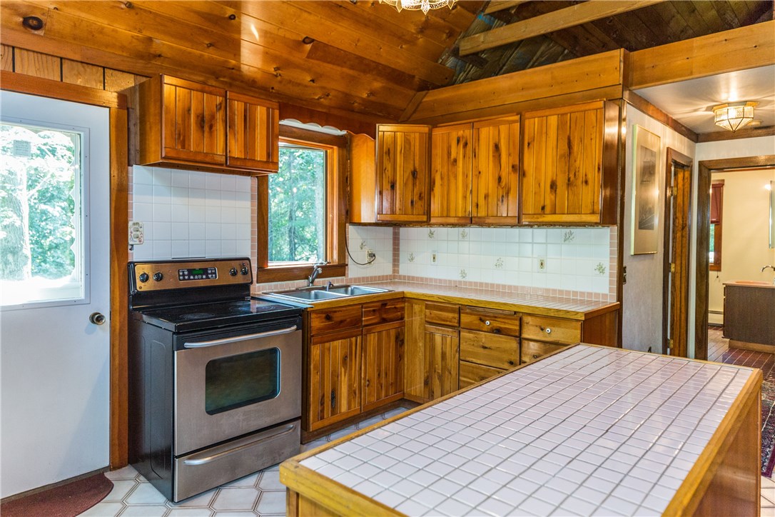 255 Gardner Road Exeter, RI 02822 - Photo 10 of 40 Kitchen