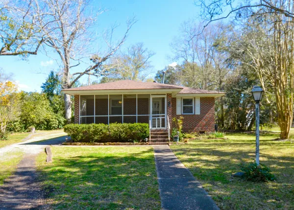 $1,945 | 432 Lindberg Street, Charleston, SC 29412
