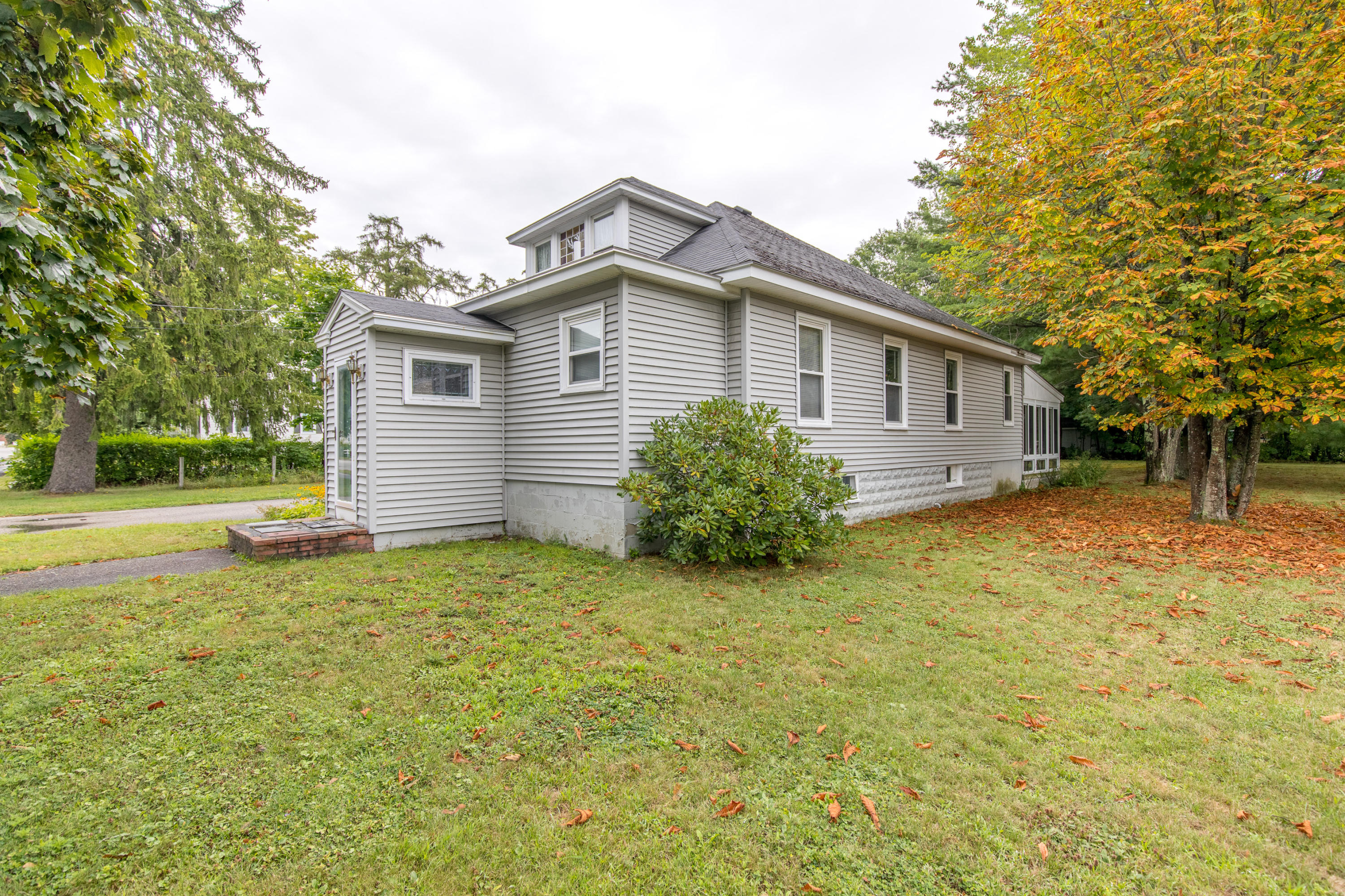 61 Union Street Saco, ME 04072 - Photo 2 of 34 61 Union Street Saco-41