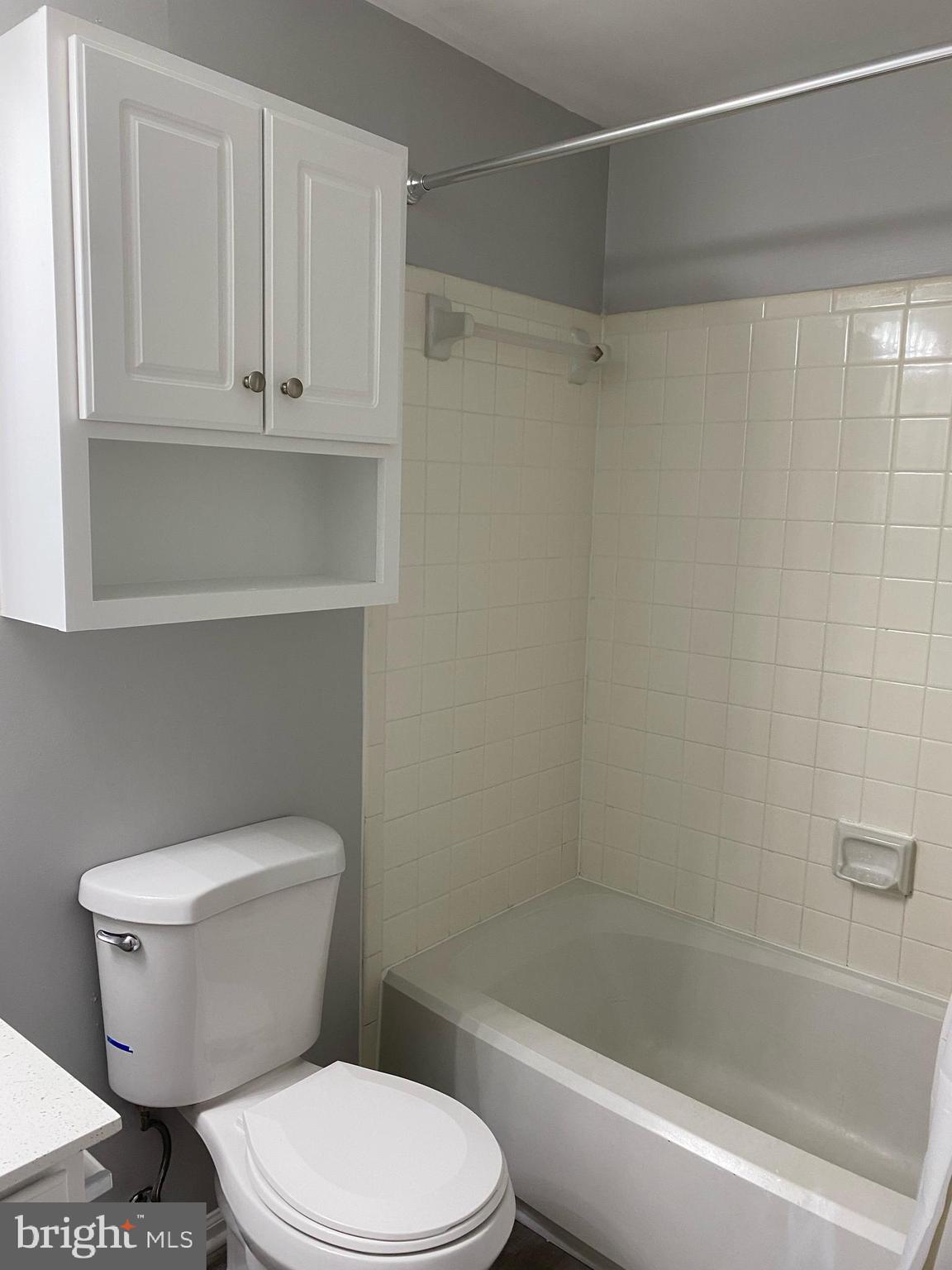 108 Hamilton Road Sterling, VA 20165 - Photo 30 of 48 Bathroom
