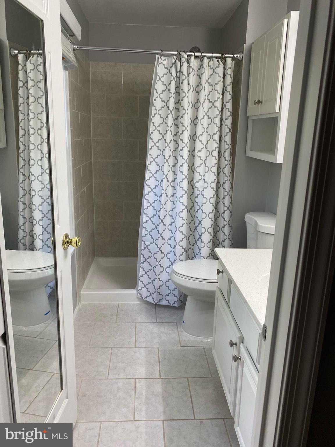 108 Hamilton Road Sterling, VA 20165 - Photo 32 of 48 Batroom