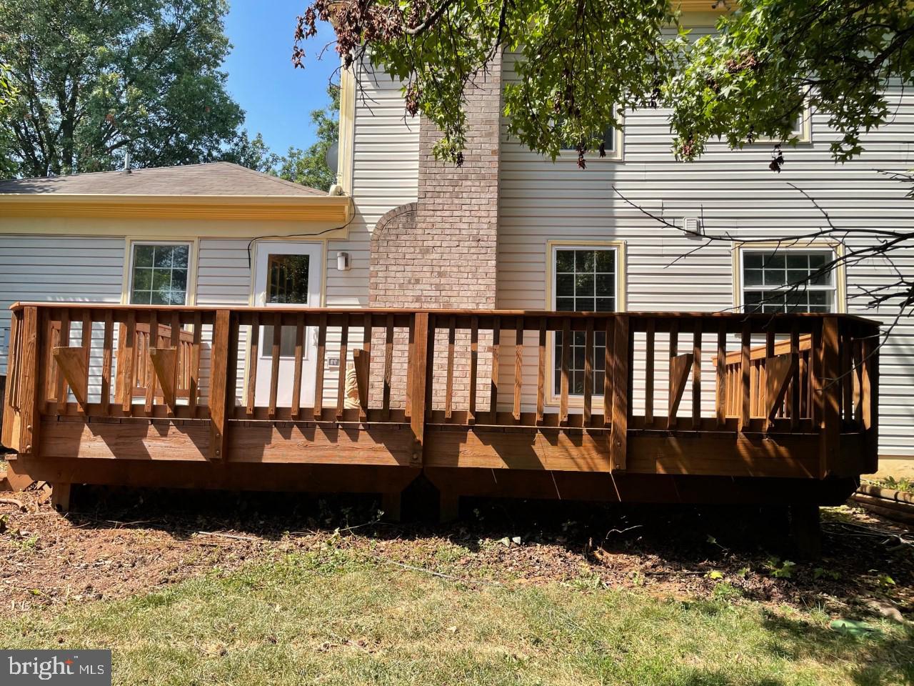108 Hamilton Road Sterling, VA 20165 - Photo 37 of 48 Deck