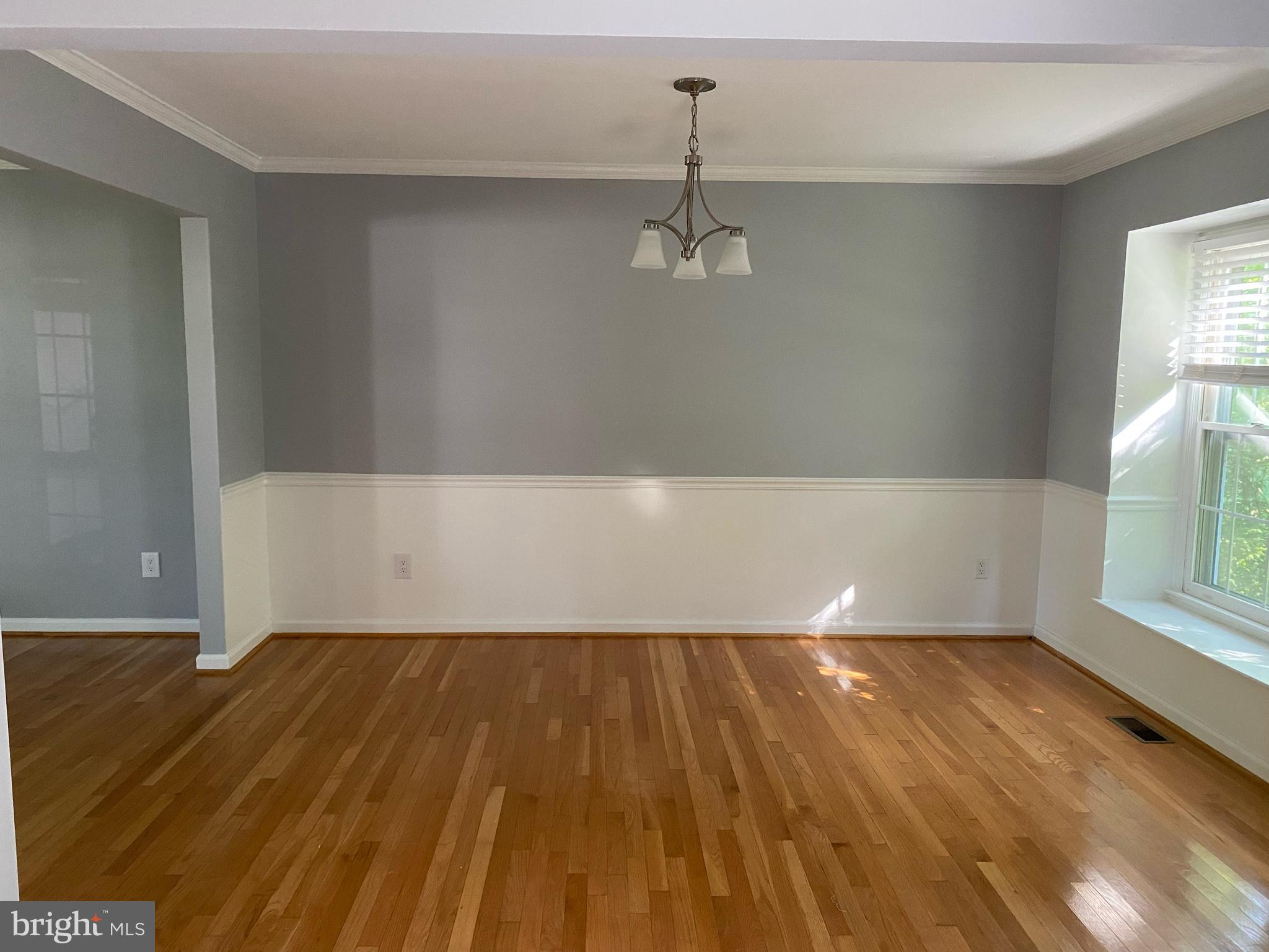 108 Hamilton Road Sterling, VA 20165 - Photo 5 of 48 Dinning Room