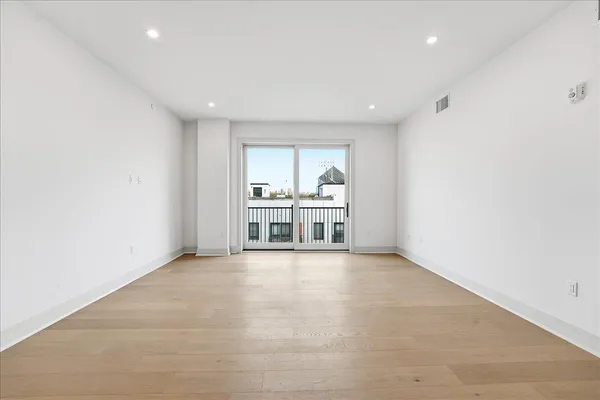 $1,999,000 | 921 Madison Street, Unit 605, Hoboken, NJ 07030