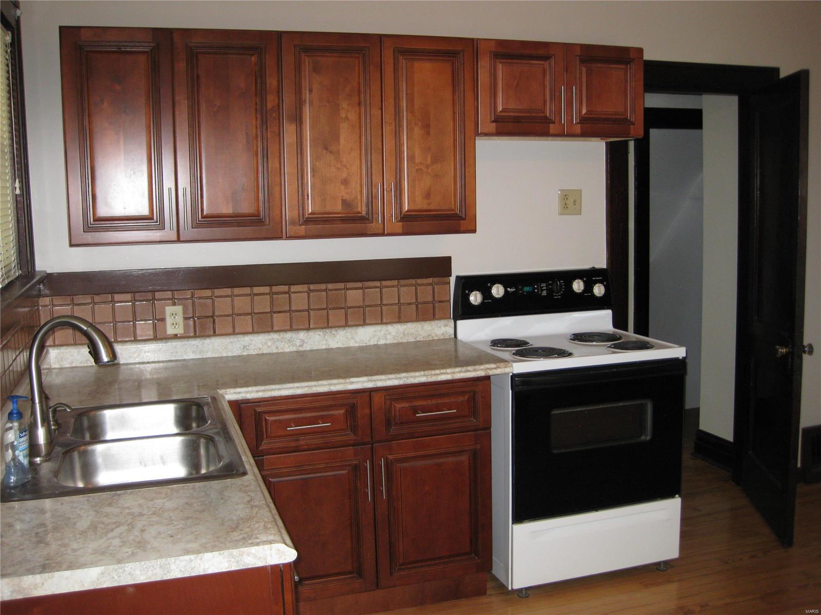 3841 Fee Fee Road Bridgeton, MO 63044 - Photo 5 of 16 Gallery Image 5
