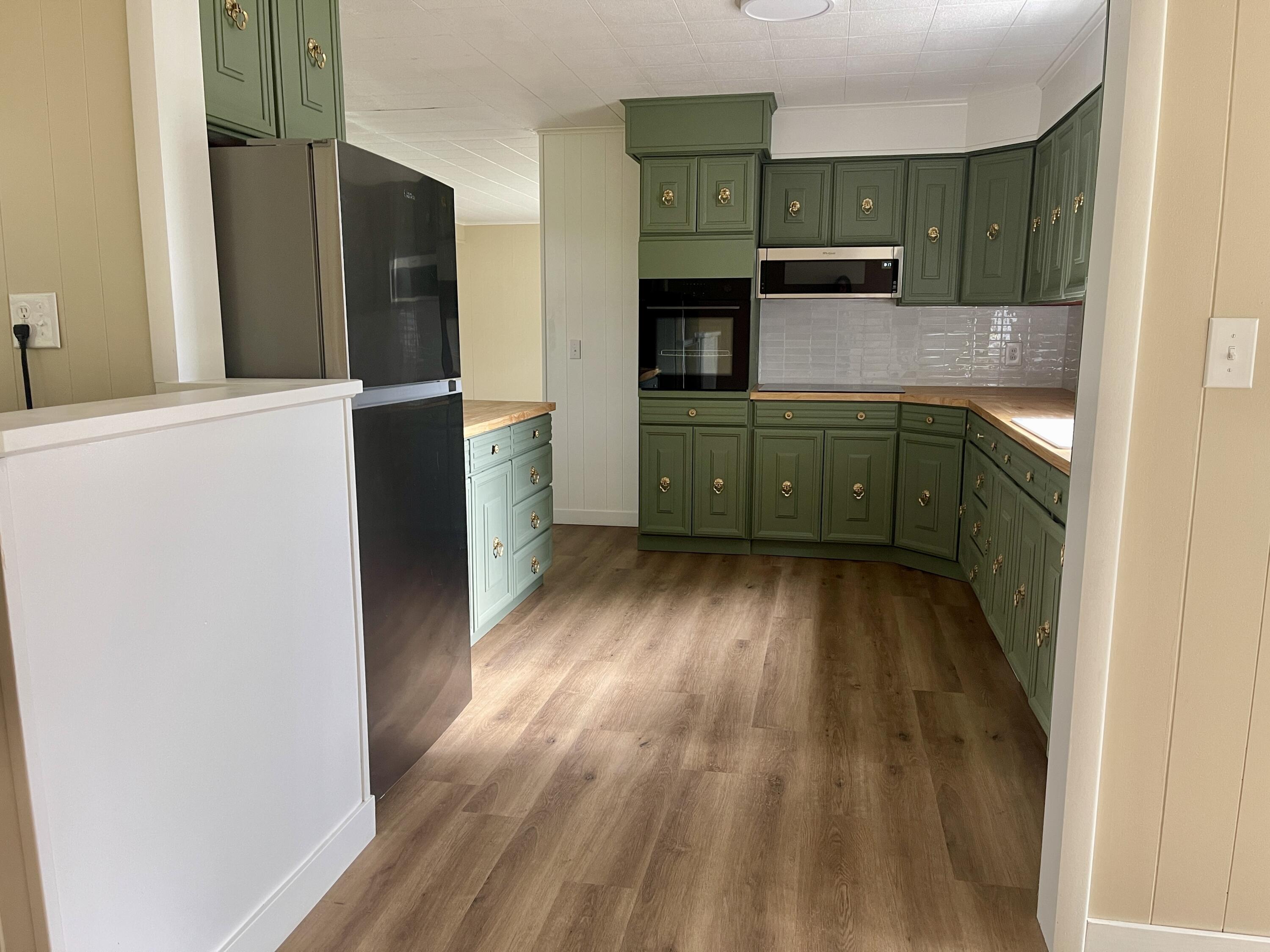 4055 West Monroe Road Alma, MI 48801 - Photo 19 of 31 Kitchen