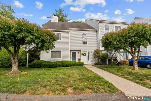 $279,000 | 9 Clubhouse Drive, Cromwell, CT 06416