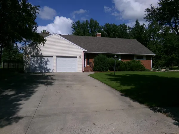$399,000 | 846 2nd Street North, Wahpeton, ND 58075