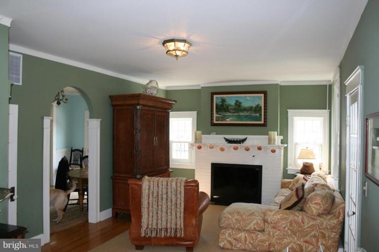 105 Edgewater Road Severna Park, MD 21146 - Photo 17 of 29 Living Room #3