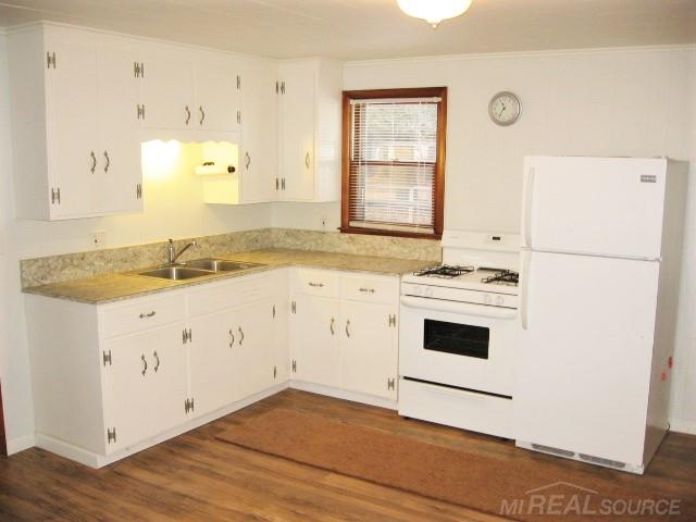 4824 Lakeshore Road Lexington, MI 48450 - Photo 13 of 26