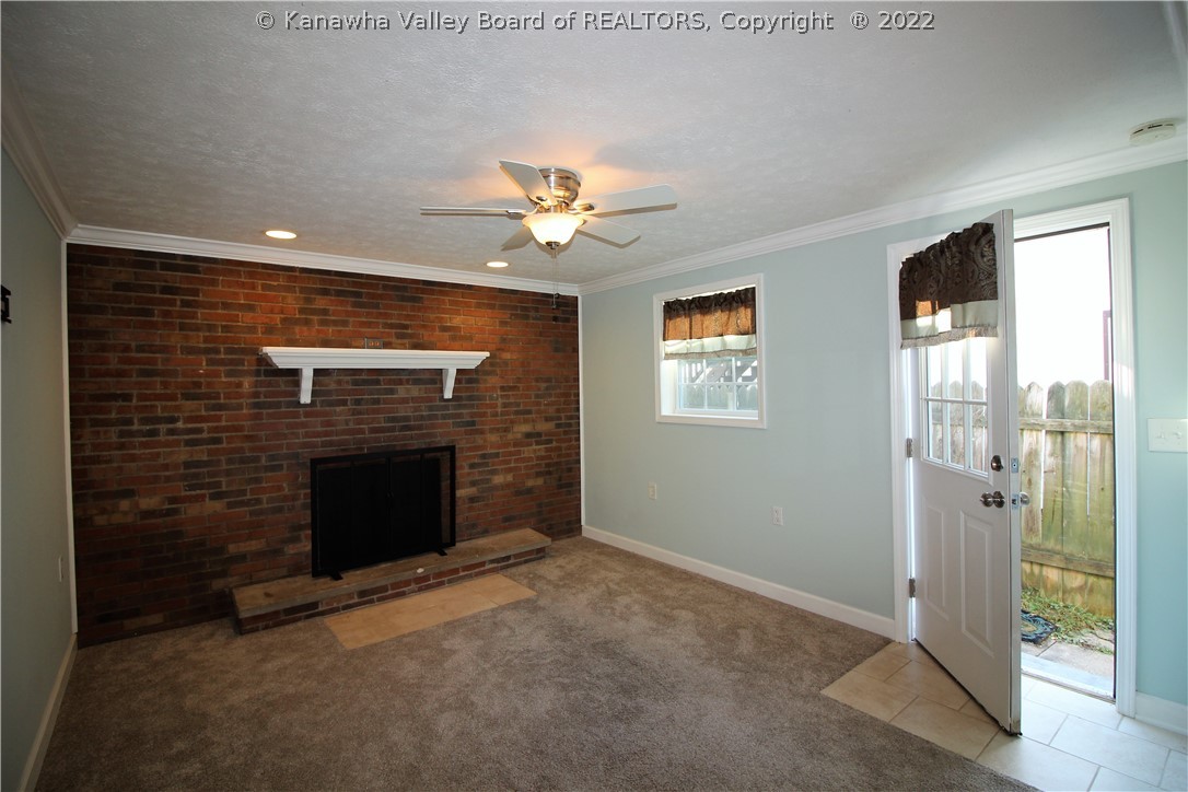 3867 Green Valley Road Huntington, WV 25701 - Photo 7 of 21 Gallery Image 7