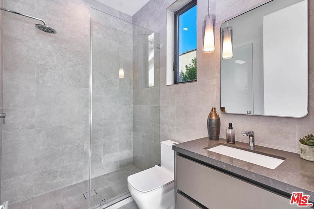 6509 Colgate Avenue Los Angeles, CA 90048 - Photo 5 of 15