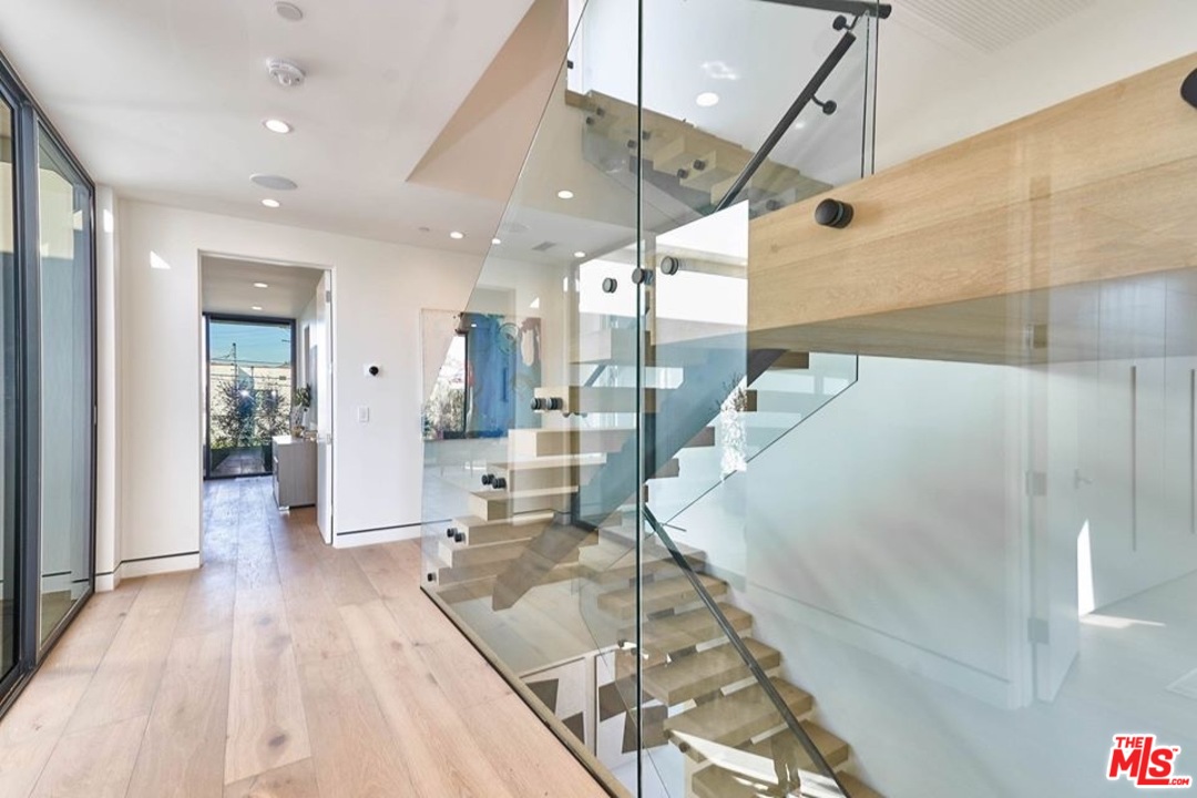 6509 Colgate Avenue Los Angeles, CA 90048 - Photo 10 of 15