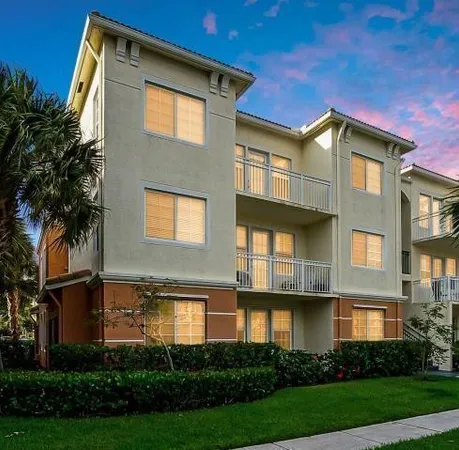 $2,000 | 9857 Baywinds Boulevard, Unit 9207, Royal Palm Beach, FL 33411