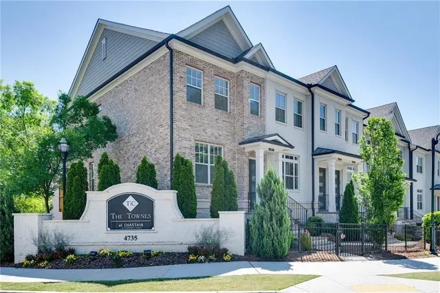 $3,700 | 4761 Roswell Road, Atlanta, GA 30342