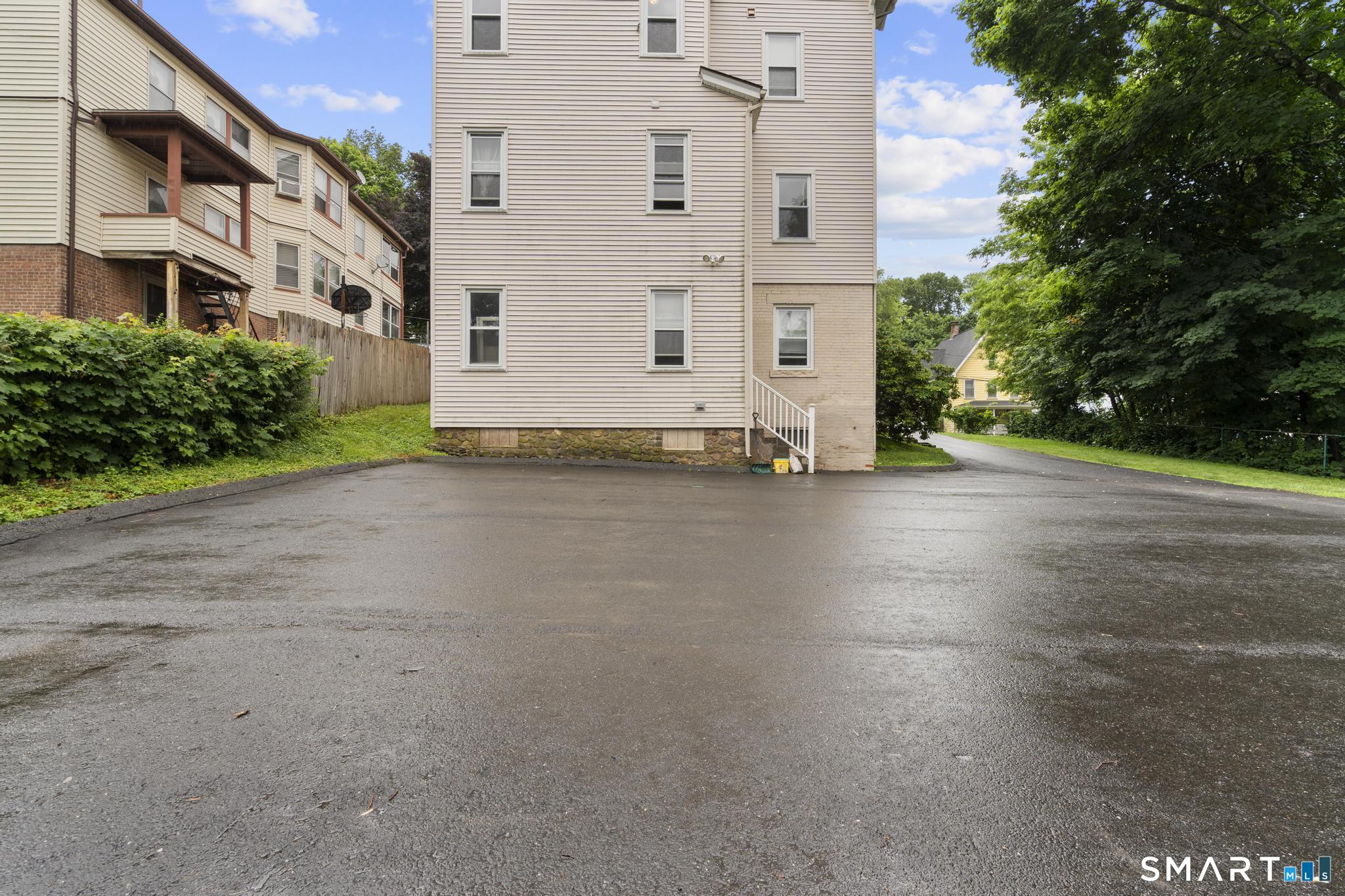83 Pleasant Street Meriden, CT 06450 - Photo 6 of 30