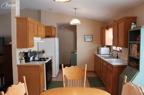 4225 North Center Road Flint, MI 48506 - Photo 2 of 11 20392159-1.JPG