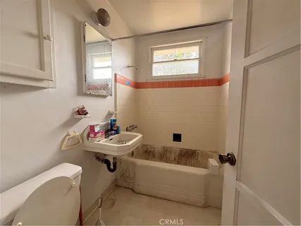 $900,000 | 5900 West 85th Place, Los Angeles, CA 90045