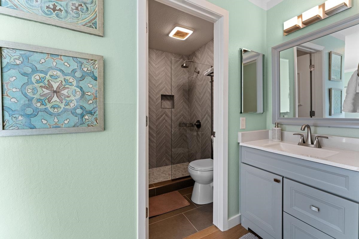 15516 Donner Pass Road, Unit 5 Truckee, CA 96161 - Photo 16 of 21 Gallery Image 16