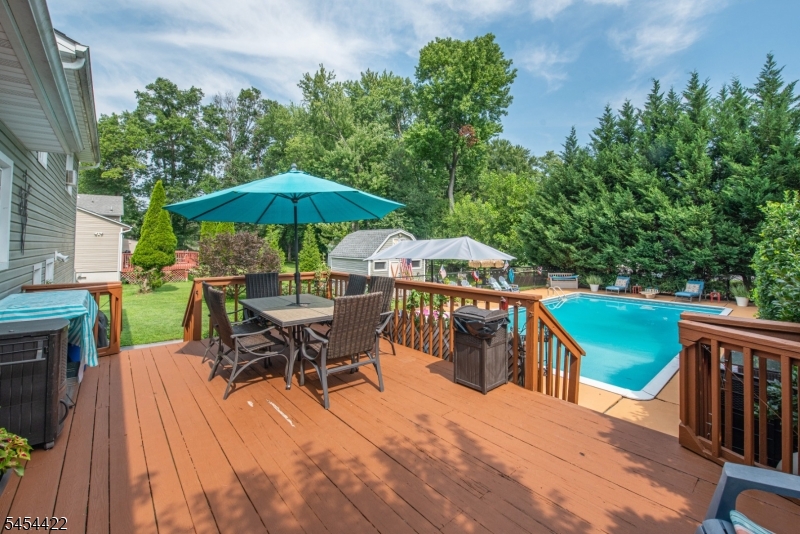 320 Horseneck Road Fairfield, NJ 07004 - Photo 23 of 33 Gallery Image 23
